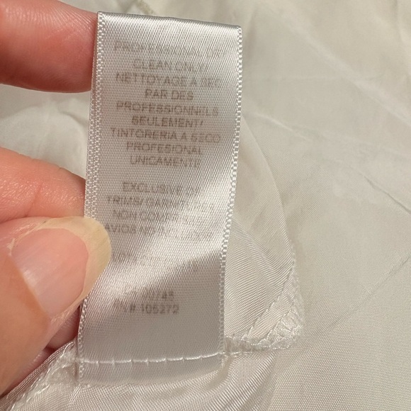 GUC AMUR- Drew Gown in Brushstroke Floral. Size 10 - Picture 8 of 16